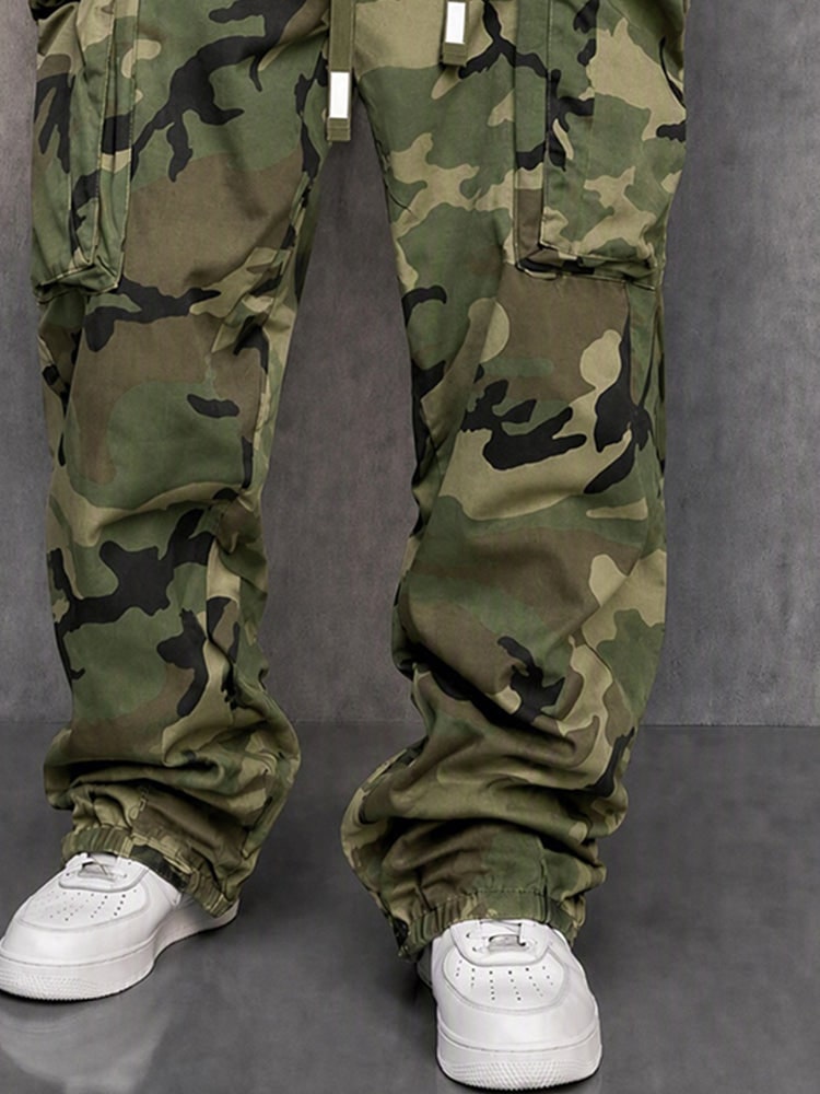 Green camouflage cargo trousers, relaxed leg